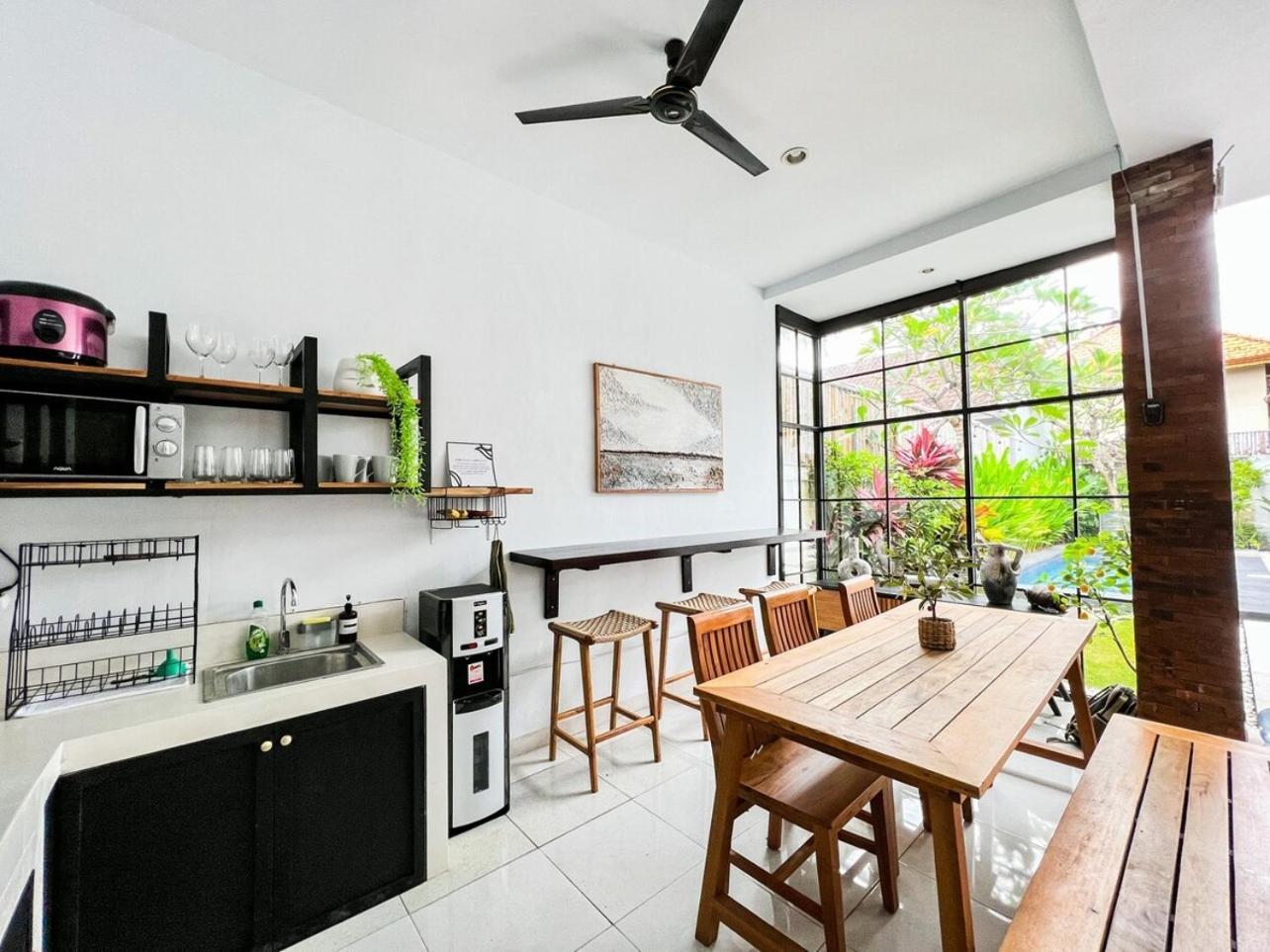 Island Boy Guesthouse T Prime Location In Canggu Exterior photo