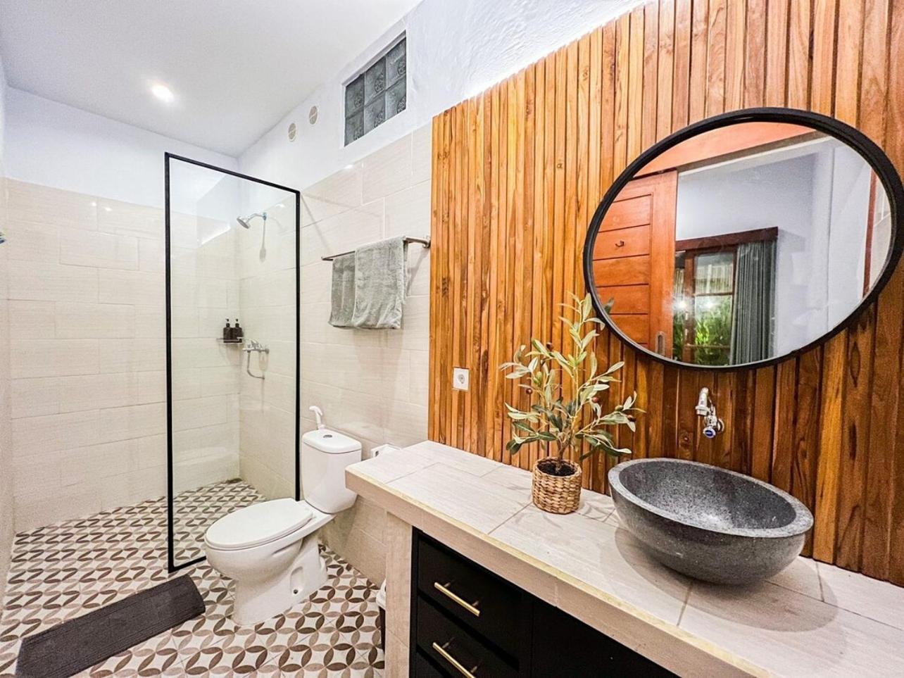 Island Boy Guesthouse T Prime Location In Canggu Exterior photo